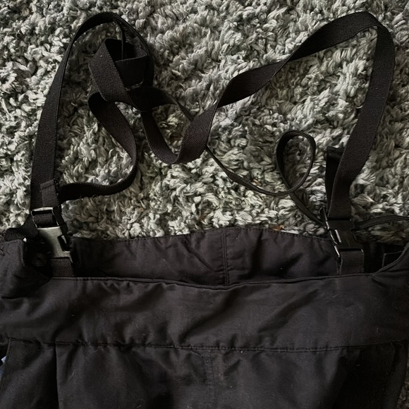 Patagonia snow pants with suspenders. Nylon shell. Women’s. - Picture 5 of 9